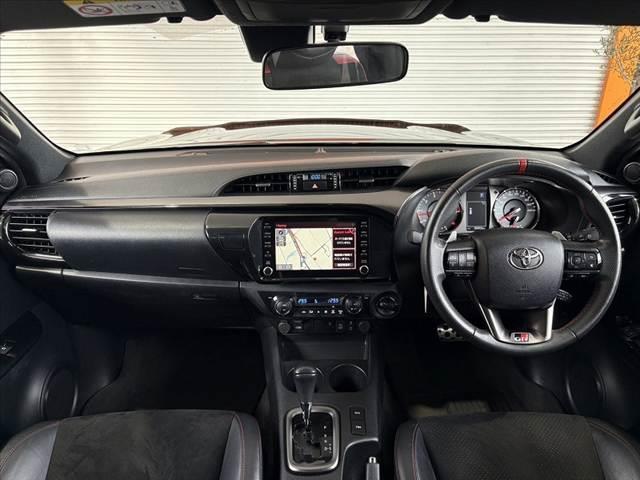 ハイラックス Z GRスポーツ 車検整備付 禁煙 後期 ベッドライナー リフトアップ トノカバー 純正8型DAナビ パノラミックモニター 純正18インチAW バグガード レーダークルーズ プリクラッシュS パワーシート ハーフレザー(2枚目)