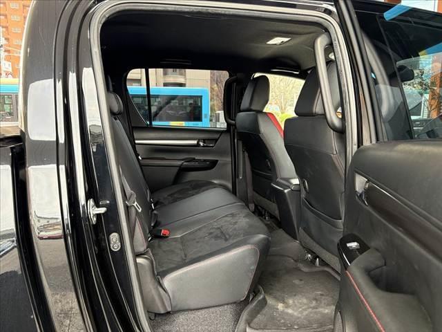 ハイラックス Z GRスポーツ 車検整備付 禁煙 後期 ベッドライナー リフトアップ トノカバー 純正8型DAナビ パノラミックモニター 純正18インチAW バグガード レーダークルーズ プリクラッシュS パワーシート ハーフレザー(17枚目)