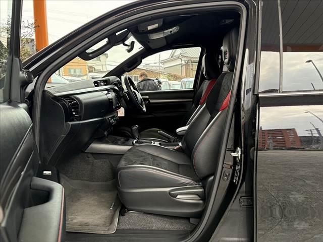 ハイラックス Z GRスポーツ 車検整備付 禁煙 後期 ベッドライナー リフトアップ トノカバー 純正8型DAナビ パノラミックモニター 純正18インチAW バグガード レーダークルーズ プリクラッシュS パワーシート ハーフレザー(18枚目)