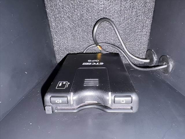 ハイラックス Z GRスポーツ 車検整備付 禁煙 後期 ベッドライナー リフトアップ トノカバー 純正8型DAナビ パノラミックモニター 純正18インチAW バグガード レーダークルーズ プリクラッシュS パワーシート ハーフレザー(33枚目)