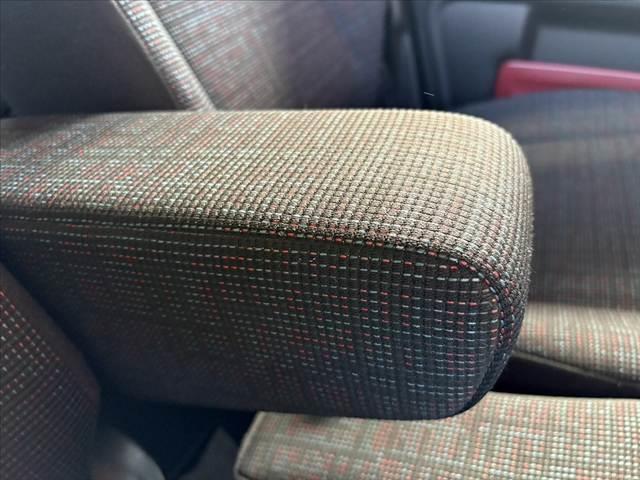 スペーシア ハイブリッドG 禁煙 スマートキ Pスタ Aライト Aエアコン 横滑り防止 Aストップ ベンチシート 電格ミラー プライバシーガラス シート下BOX アームレスト バニティミラー マット(31枚目)