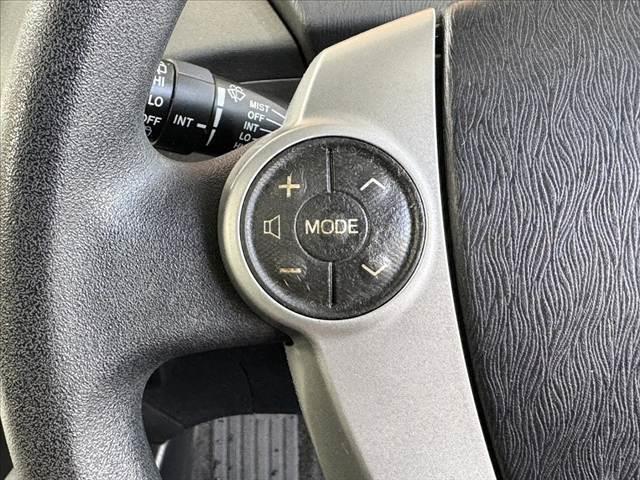 プリウス 　禁煙車　後期　雹　８インチナビ　ＬＥＤ　フルセグ　ＢＴ　Ｐスタ　ＥＴＣ　スマキー　ＤＶＤ再生　前後ドラレコ　ステリモ　Ａライト　横滑り防止　純正１５インチＡＷ　Ｐガラス　電格ミラー　フロアマット（26枚目）