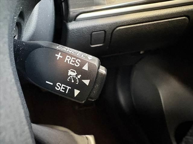 クラウンハイブリッド アスリートＳ　車検整備付　禁煙車　レザーシートＰＫＧ　アドバンストＰＫＧ　パノラミックビューモニター　スパッタリング１８インチＡＷ　レーダークルコン　プリクラ　８インチフルセグナビ　ＤＶＤ再生　ＥＴＣ　Ｐシート（5枚目）