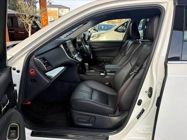 クラウンハイブリッド アスリートＳ　車検整備付　禁煙車　レザーシートＰＫＧ　アドバンストＰＫＧ　パノラミックビューモニター　スパッタリング１８インチＡＷ　レーダークルコン　プリクラ　８インチフルセグナビ　ＤＶＤ再生　ＥＴＣ　Ｐシート（17枚目）