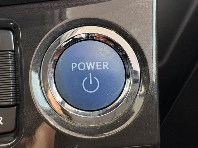 クラウンハイブリッド アスリートＳ　車検整備付　禁煙車　レザーシートＰＫＧ　アドバンストＰＫＧ　パノラミックビューモニター　スパッタリング１８インチＡＷ　レーダークルコン　プリクラ　８インチフルセグナビ　ＤＶＤ再生　ＥＴＣ　Ｐシート（30枚目）