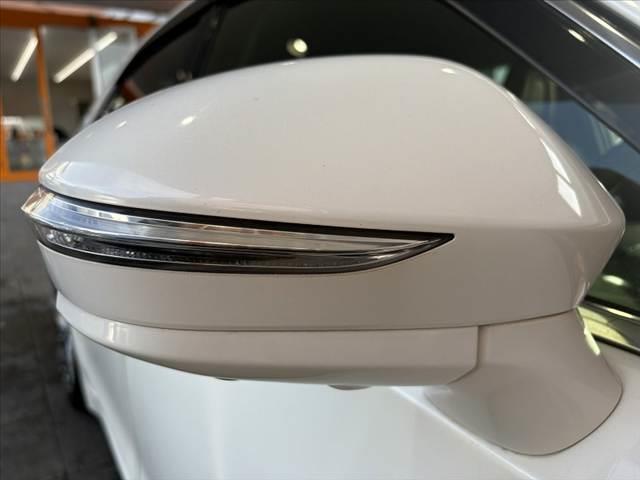 クラウンハイブリッド アスリートＳ　車検整備付　禁煙車　レザーシートＰＫＧ　アドバンストＰＫＧ　パノラミックビューモニター　スパッタリング１８インチＡＷ　レーダークルコン　プリクラ　８インチフルセグナビ　ＤＶＤ再生　ＥＴＣ　Ｐシート（37枚目）