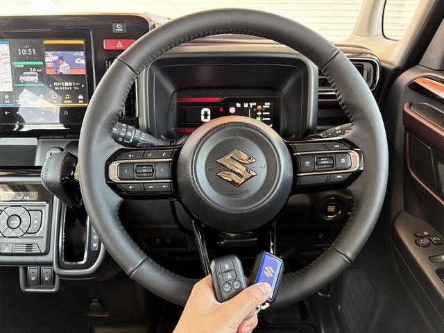 スペーシアカスタム ハイブリッドＸＳターボ　禁煙　９型ナビ　全方位　フルセグ　ツートン　ＢＴ　両電スラ　クルコン　ステリモ　ＨＵＤ　パドルシフト　Ａライト　ＬＥＤ　フォグ　オットマン　シートヒーター　ハーフレザー　マットバイザー　ステアヒーター（7枚目）