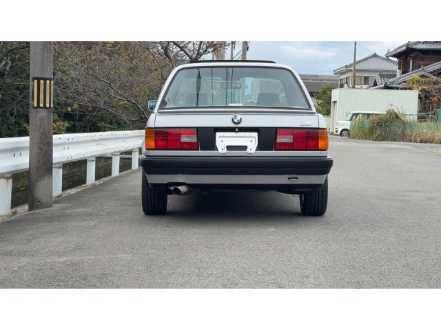 ３シリーズ ３２５ｉ（3枚目）