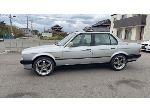 ３シリーズ ３２５ｉ（4枚目）