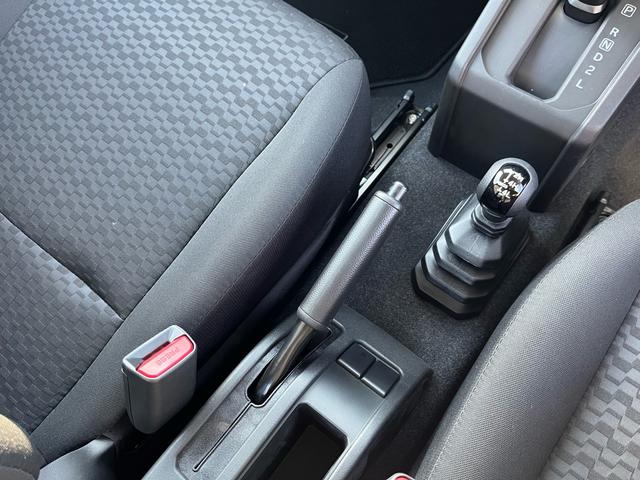 ジムニー ＸＧ　ジャングルグリーン　エアコン　パワステ　パワーウィンドウ　デュアルセンサーブレーキサポート　衝突安全ボディ　セーフティサポート　４ＷＤ（22枚目）