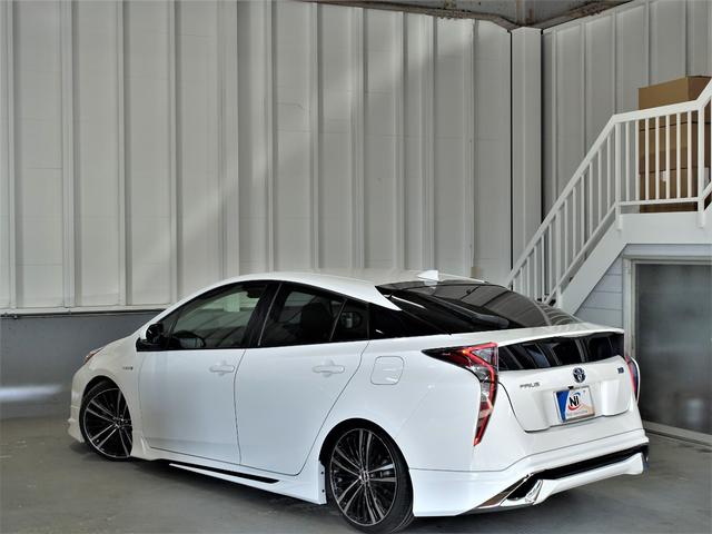 S トヨタセーフティーセンス・新品車高調・新品19AW・新品タイヤ・新品シートカバー・フルエアロ・LEDフォグ・安全ブレーキ・レーンキープ・純正ナビ・ブルートゥース・TV・Bカメラ・ETC・オートクルーズ(7枚目)