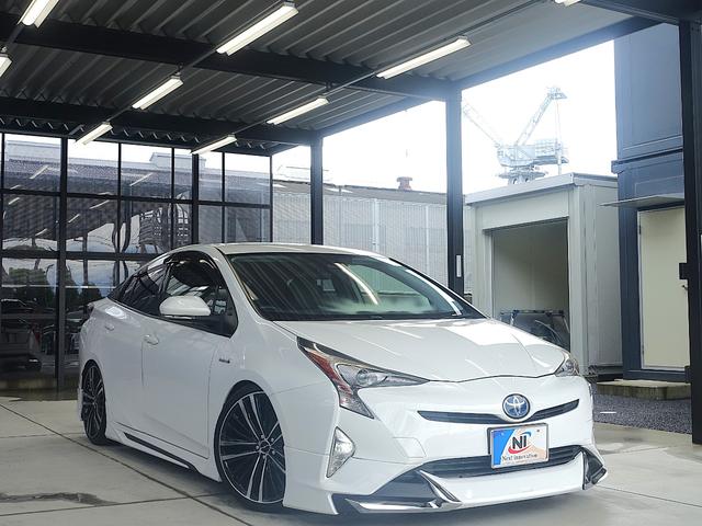 プリウス Ｓ　セーフティーセンス・新品車高調・新品１９ＡＷ・新品タイヤ・新品黒革調シートカバー・フルエアロ・レーダークルーズコントロール・オートハイビーム・ＬＥＤフォグ・ナビ・バックカメラ・ＥＴＣ・スペアタイヤ・（13枚目）