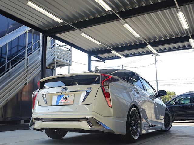 プリウス Ｓセーフティプラス　ＴＳＳ・新品車高調・新品１９ＡＷ・新品タイヤ・新品黒革調シートカバー・フルエアロ・クリアランスソナー・純正７型ナビ・ブルートゥース・フルセグＴＶ・バックカメラ・クルーズコントロール・ＨＵＤ・ドラレコ・（8枚目）