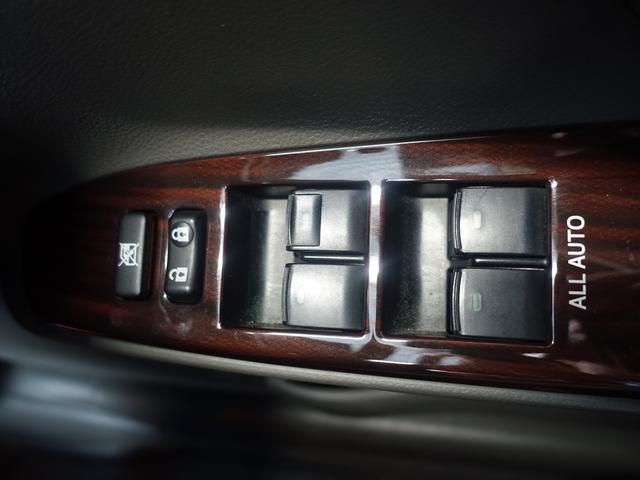 マークＸ ２５０Ｇ　リラックスセレクション　新品タナベ車高調・新品１９インチアルミホイール・新品タイヤ・新品Ｇｓバンパー・新品シートカバー・新品アイラインヘッド・新品スモークテール・シーケンシャルウィンカー・純正ナビ・ＴＶ・パワーシート・ＥＴＣ（23枚目）