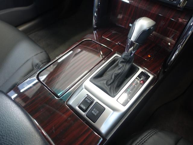 マークＸ ２５０Ｇ　リラックスセレクション　新品タナベ車高調・新品１９インチアルミホイール・新品タイヤ・新品Ｇｓバンパー・新品シートカバー・新品アイラインヘッド・新品スモークテール・シーケンシャルウィンカー・純正ナビ・ＴＶ・パワーシート・ＥＴＣ（32枚目）