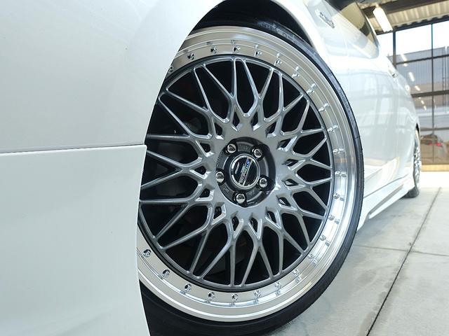 プリウス Ｓ　セーフティセンス・新品車高調・新品１９ＡＷ・新品タイヤ・新品シートカバー・新品アクセサリランプ・フルエアロ・純正ナビ・ブルートゥース・バックカメラ・ＥＴＣ・クルコン・スペアタイヤ・クリアランスソナー・（9枚目）