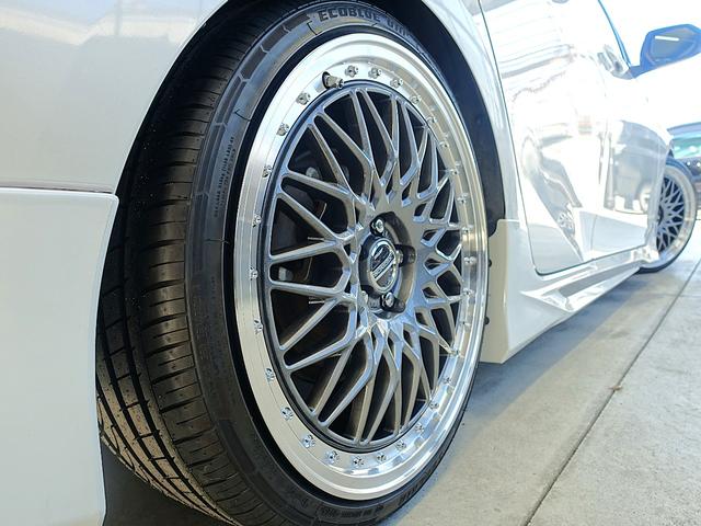 プリウス Ｓ　セーフティセンス・新品車高調・新品１９ＡＷ・新品タイヤ・新品シートカバー・新品アクセサリランプ・フルエアロ・純正ナビ・ブルートゥース・バックカメラ・ＥＴＣ・クルコン・スペアタイヤ・クリアランスソナー・（10枚目）