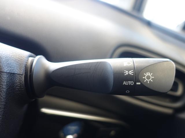 プリウス Ｓ　セーフティセンス・新品車高調・新品１９ＡＷ・新品タイヤ・新品シートカバー・新品アクセサリランプ・フルエアロ・純正ナビ・ブルートゥース・バックカメラ・ＥＴＣ・クルコン・スペアタイヤ・クリアランスソナー・（23枚目）