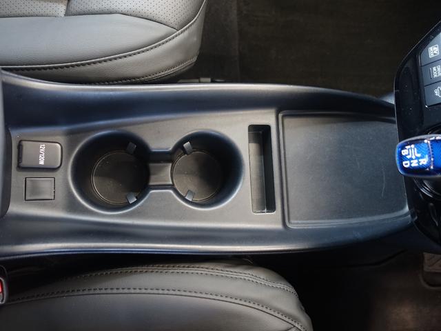 プリウス Ｓ　セーフティセンス・新品車高調・新品１９ＡＷ・新品タイヤ・新品シートカバー・新品アクセサリランプ・フルエアロ・純正ナビ・ブルートゥース・バックカメラ・ＥＴＣ・クルコン・スペアタイヤ・クリアランスソナー・（33枚目）