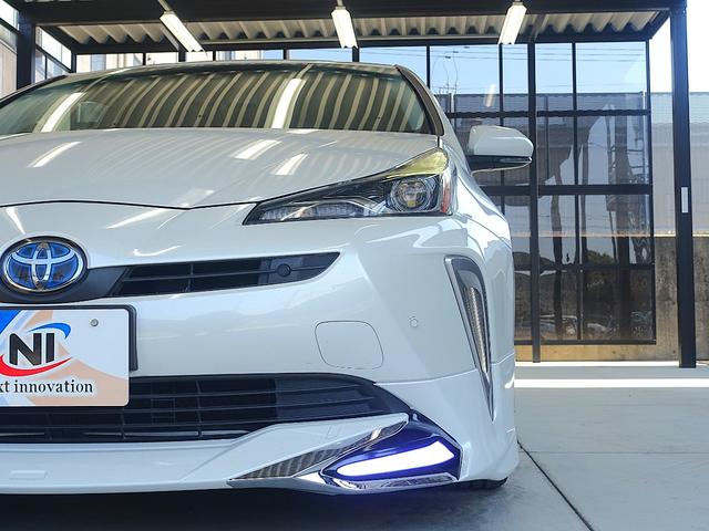 プリウス Ｓ　セーフティセンス・新品車高調・新品１９ＡＷ・新品タイヤ・新品シートカバー・新品アクセサリランプ・フルエアロ・純正ナビ・ブルートゥース・バックカメラ・ＥＴＣ・クルコン・スペアタイヤ・クリアランスソナー・（37枚目）