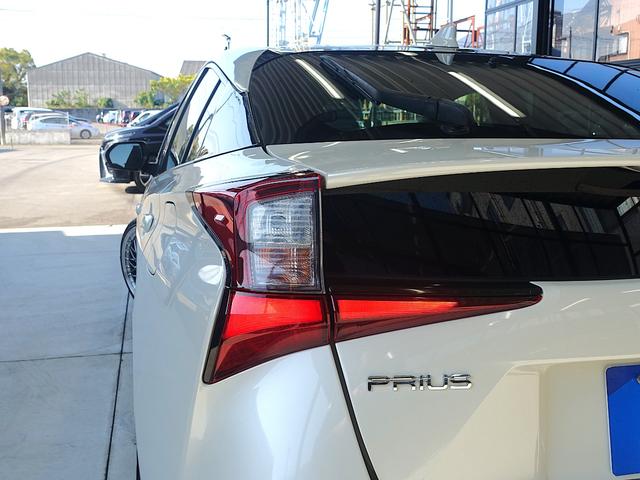 プリウス Ｓ　セーフティセンス・新品車高調・新品１９ＡＷ・新品タイヤ・新品シートカバー・新品アクセサリランプ・フルエアロ・純正ナビ・ブルートゥース・バックカメラ・ＥＴＣ・クルコン・スペアタイヤ・クリアランスソナー・（45枚目）
