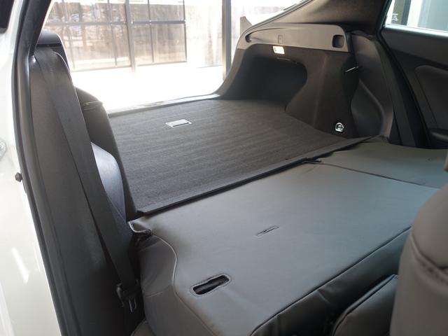 プリウス Ｓ　セーフティセンス・新品車高調・新品１９ＡＷ・新品タイヤ・新品シートカバー・新品アクセサリランプ・フルエアロ・純正ナビ・ブルートゥース・バックカメラ・ＥＴＣ・クルコン・スペアタイヤ・クリアランスソナー・（63枚目）