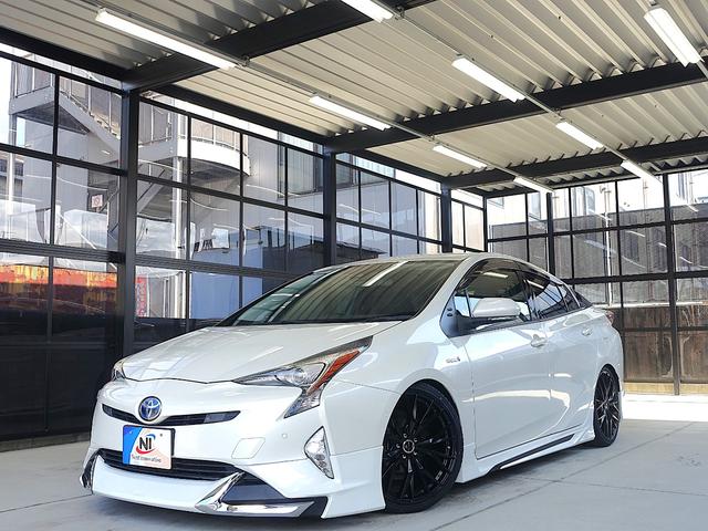 プリウス Ｓセーフティプラス　セーフティセンス・新品車高調・新品１９ＡＷ・新品タイヤ・新品シートカバー・フルエアロ・クリアランスソナー・純正ナビ・ブルートゥース・ＴＶ・バックカメラ・クルコン・オートマチックハイビーム・スペアタイヤ（4枚目）
