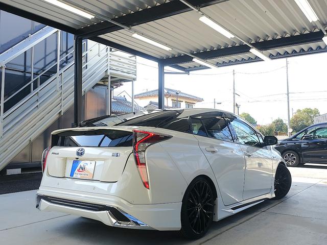 プリウス Ｓセーフティプラス　セーフティセンス・新品車高調・新品１９ＡＷ・新品タイヤ・新品シートカバー・フルエアロ・クリアランスソナー・純正ナビ・ブルートゥース・ＴＶ・バックカメラ・クルコン・オートマチックハイビーム・スペアタイヤ（8枚目）