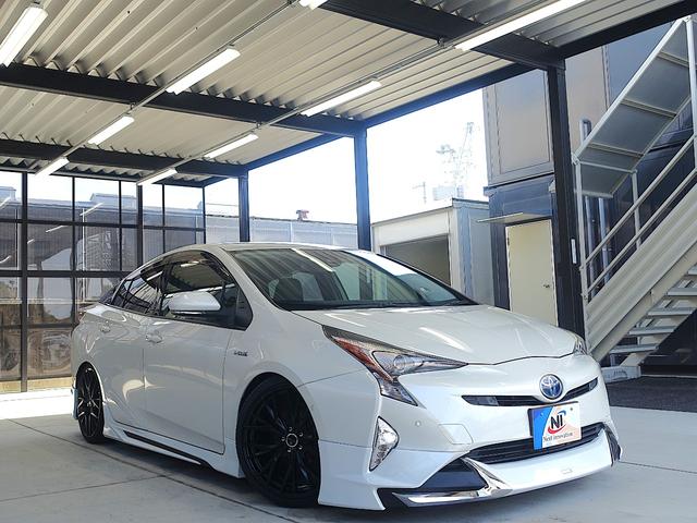 プリウス Ｓセーフティプラス　セーフティセンス・新品車高調・新品１９ＡＷ・新品タイヤ・新品シートカバー・フルエアロ・クリアランスソナー・純正ナビ・ブルートゥース・ＴＶ・バックカメラ・クルコン・オートマチックハイビーム・スペアタイヤ（13枚目）