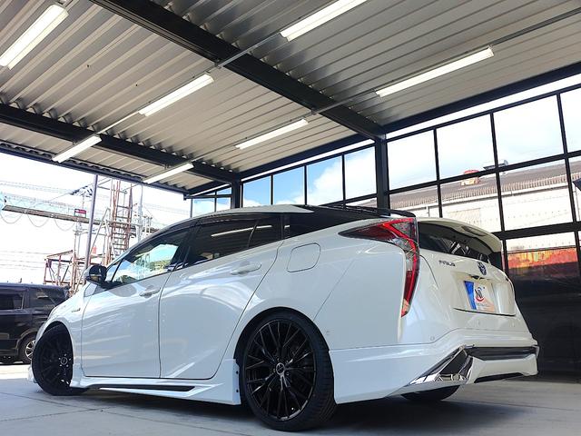 プリウス Ｓセーフティプラス　セーフティセンス・新品車高調・新品１９ＡＷ・新品タイヤ・新品シートカバー・フルエアロ・クリアランスソナー・純正ナビ・ブルートゥース・ＴＶ・バックカメラ・クルコン・オートマチックハイビーム・スペアタイヤ（14枚目）