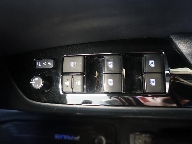 プリウス Ｓセーフティプラス　セーフティセンス・新品車高調・新品１９ＡＷ・新品タイヤ・新品シートカバー・フルエアロ・クリアランスソナー・純正ナビ・ブルートゥース・ＴＶ・バックカメラ・クルコン・オートマチックハイビーム・スペアタイヤ（24枚目）