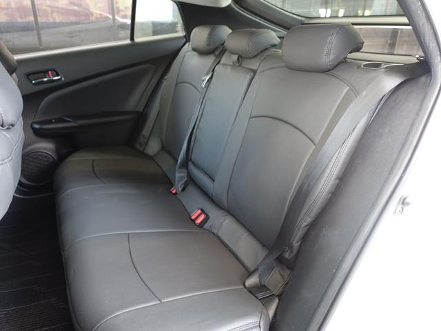 プリウス Ｓセーフティプラス　セーフティセンス・新品車高調・新品１９ＡＷ・新品タイヤ・新品シートカバー・フルエアロ・クリアランスソナー・純正ナビ・ブルートゥース・ＴＶ・バックカメラ・クルコン・オートマチックハイビーム・スペアタイヤ（61枚目）