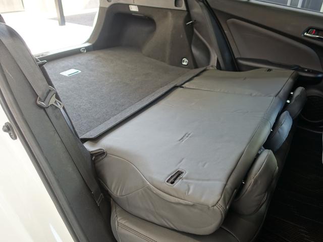 プリウス Ｓセーフティプラス　セーフティセンス・新品車高調・新品１９ＡＷ・新品タイヤ・新品シートカバー・フルエアロ・クリアランスソナー・純正ナビ・ブルートゥース・ＴＶ・バックカメラ・クルコン・オートマチックハイビーム・スペアタイヤ（64枚目）