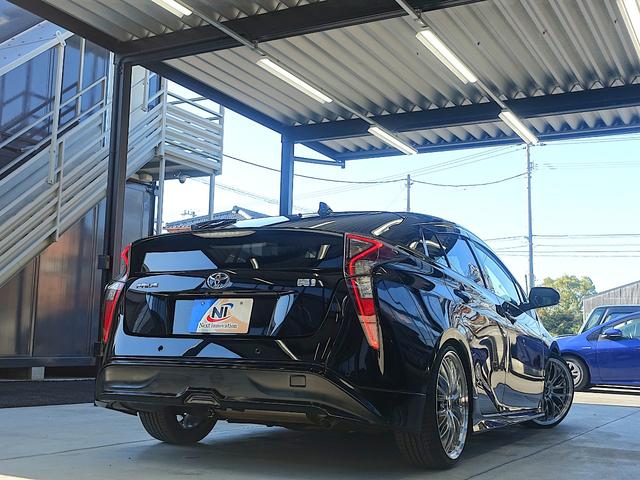 プリウス Sセーフティプラス TSS・TRDエアロVer2・新品車高調・新品19AW・新品タイヤ・新品黒革調シートカバー・クリアランスソナー・純正ナビ・ブルートゥース・TV・バックカメラ・クルコン・HUD・ドラレコ・スペアタイヤ・(8枚目)