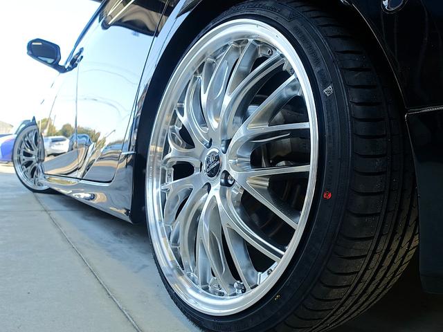 プリウス Sセーフティプラス TSS・TRDエアロVer2・新品車高調・新品19AW・新品タイヤ・新品黒革調シートカバー・クリアランスソナー・純正ナビ・ブルートゥース・TV・バックカメラ・クルコン・HUD・ドラレコ・スペアタイヤ・(18枚目)