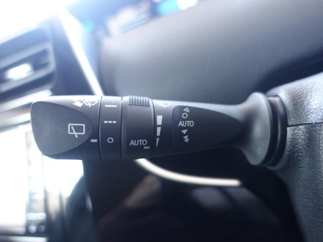 プリウス Sセーフティプラス TSS・TRDエアロVer2・新品車高調・新品19AW・新品タイヤ・新品黒革調シートカバー・クリアランスソナー・純正ナビ・ブルートゥース・TV・バックカメラ・クルコン・HUD・ドラレコ・スペアタイヤ・(22枚目)