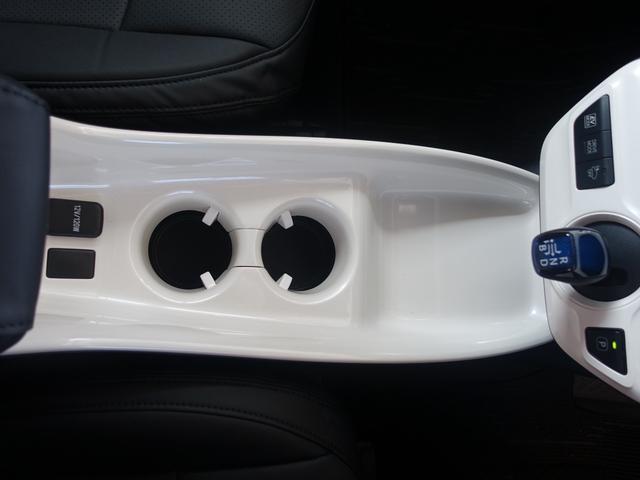 プリウス Sセーフティプラス TSS・TRDエアロVer2・新品車高調・新品19AW・新品タイヤ・新品黒革調シートカバー・クリアランスソナー・純正ナビ・ブルートゥース・TV・バックカメラ・クルコン・HUD・ドラレコ・スペアタイヤ・(34枚目)