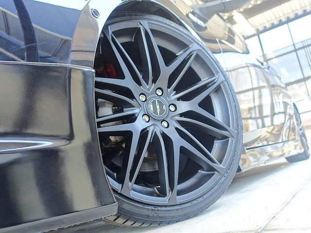 プリウス A 新品車高調・新品19AW・新品タイヤ・白革調シートカバー・フルエアロ・9型ナビ・ブルートゥース・TV・バックカメラ・ETC・コンビハンドル・クルコン・BSM・HUD・クリアランスソナー・スペアタイヤ・(9枚目)