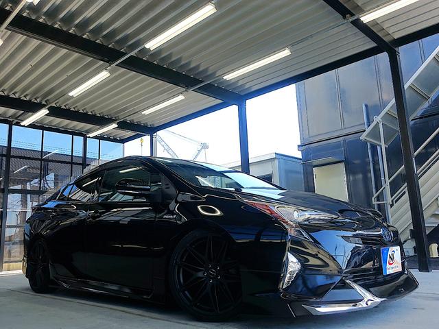 プリウス A 新品車高調・新品19AW・新品タイヤ・白革調シートカバー・フルエアロ・9型ナビ・ブルートゥース・TV・バックカメラ・ETC・コンビハンドル・クルコン・BSM・HUD・クリアランスソナー・スペアタイヤ・(11枚目)