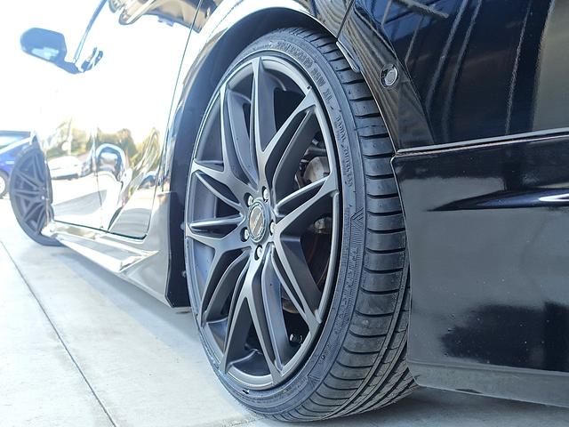 プリウス A 新品車高調・新品19AW・新品タイヤ・白革調シートカバー・フルエアロ・9型ナビ・ブルートゥース・TV・バックカメラ・ETC・コンビハンドル・クルコン・BSM・HUD・クリアランスソナー・スペアタイヤ・(18枚目)