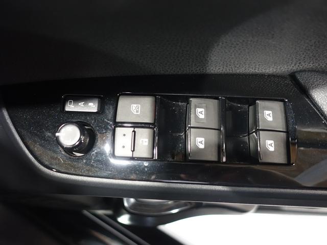 プリウス A 新品車高調・新品19AW・新品タイヤ・白革調シートカバー・フルエアロ・9型ナビ・ブルートゥース・TV・バックカメラ・ETC・コンビハンドル・クルコン・BSM・HUD・クリアランスソナー・スペアタイヤ・(26枚目)