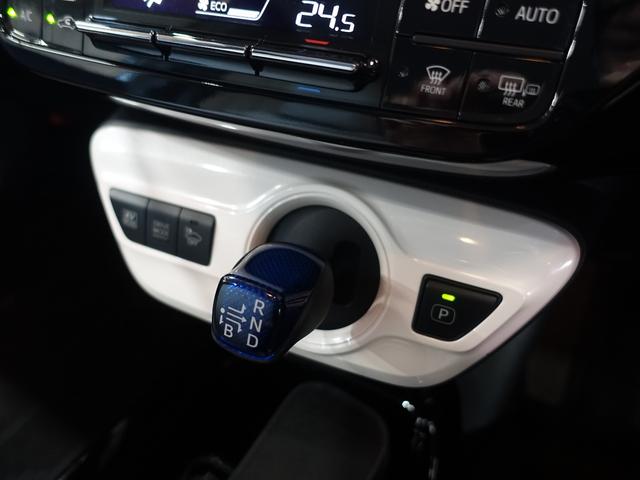 プリウス A 新品車高調・新品19AW・新品タイヤ・白革調シートカバー・フルエアロ・9型ナビ・ブルートゥース・TV・バックカメラ・ETC・コンビハンドル・クルコン・BSM・HUD・クリアランスソナー・スペアタイヤ・(35枚目)