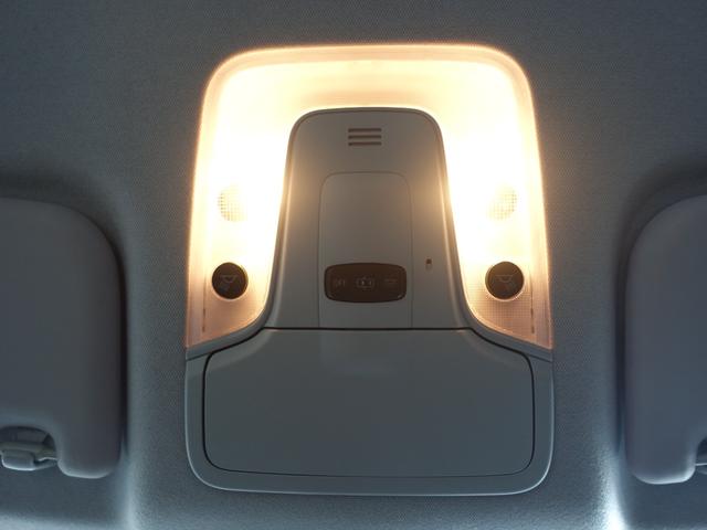 プリウス A 新品車高調・新品19AW・新品タイヤ・白革調シートカバー・フルエアロ・9型ナビ・ブルートゥース・TV・バックカメラ・ETC・コンビハンドル・クルコン・BSM・HUD・クリアランスソナー・スペアタイヤ・(38枚目)