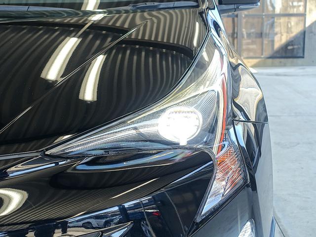 プリウス A 新品車高調・新品19AW・新品タイヤ・白革調シートカバー・フルエアロ・9型ナビ・ブルートゥース・TV・バックカメラ・ETC・コンビハンドル・クルコン・BSM・HUD・クリアランスソナー・スペアタイヤ・(46枚目)