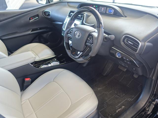 プリウス A 新品車高調・新品19AW・新品タイヤ・白革調シートカバー・フルエアロ・9型ナビ・ブルートゥース・TV・バックカメラ・ETC・コンビハンドル・クルコン・BSM・HUD・クリアランスソナー・スペアタイヤ・(63枚目)