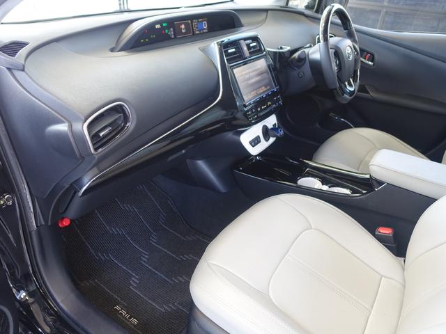 プリウス A 新品車高調・新品19AW・新品タイヤ・白革調シートカバー・フルエアロ・9型ナビ・ブルートゥース・TV・バックカメラ・ETC・コンビハンドル・クルコン・BSM・HUD・クリアランスソナー・スペアタイヤ・(65枚目)