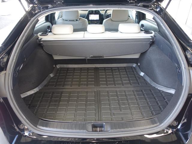 プリウス A 新品車高調・新品19AW・新品タイヤ・白革調シートカバー・フルエアロ・9型ナビ・ブルートゥース・TV・バックカメラ・ETC・コンビハンドル・クルコン・BSM・HUD・クリアランスソナー・スペアタイヤ・(73枚目)