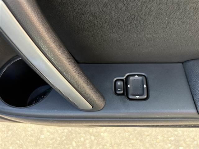 ロードスター ＲＳ　ＲＨＴ　禁煙　中期　６ＭＴ　フルセグナビ　トルクセンシング式スーパーＬＳＤ　Ｂｌｕｅｔｏｏｔｈ　ビルシュタイン製ダンパー　革巻きシフトノブ　ＡＡＣ　ステリモ　スペアキー　ＨＩＤヘッド　ＡＣソケット　ＳＲＳ（29枚目）