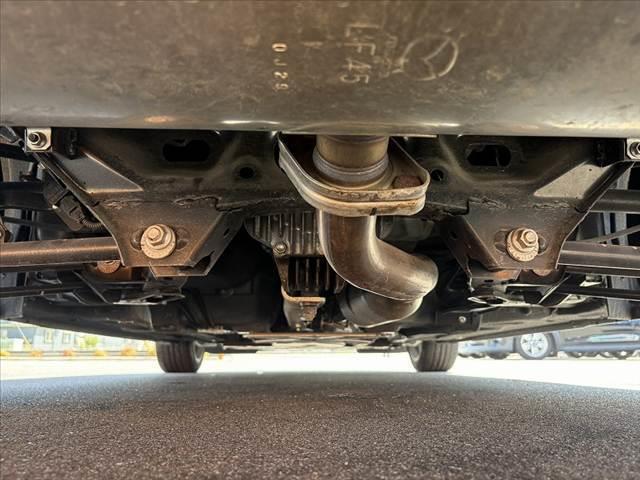 ロードスター ＲＳ　ＲＨＴ　禁煙　中期　６ＭＴ　フルセグナビ　トルクセンシング式スーパーＬＳＤ　Ｂｌｕｅｔｏｏｔｈ　ビルシュタイン製ダンパー　革巻きシフトノブ　ＡＡＣ　ステリモ　スペアキー　ＨＩＤヘッド　ＡＣソケット　ＳＲＳ（43枚目）