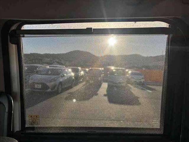 タンク カスタムＧ－Ｔ　禁煙　ナビ　フルセグ　ＢＴ　ＤＶＤ再生　Ｂカメラ　ＥＴＣ　前後ドラレコ　両電スライドドア　スマアシ３　クルコン　ステリモ　シートヒーター　オートＬＥＤヘッド　オートハイビーム　革巻きステア　マット（32枚目）